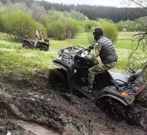 Прогулка на квадроциклах по бездорожью на 1 час.